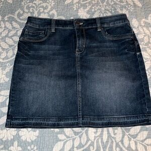 White House Black Market jeans mini skirt denim Stretch size 6- like new
